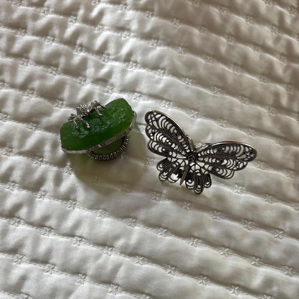 Accessorize Silver and Green Ring Set with Intricate Design